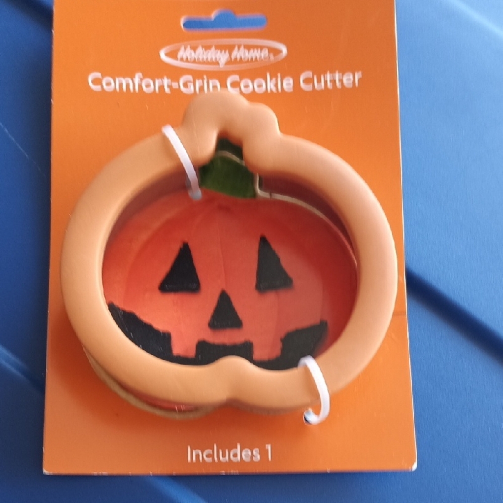 Holliday Home Comfort Grip Pumpkin Cookie Cutter New